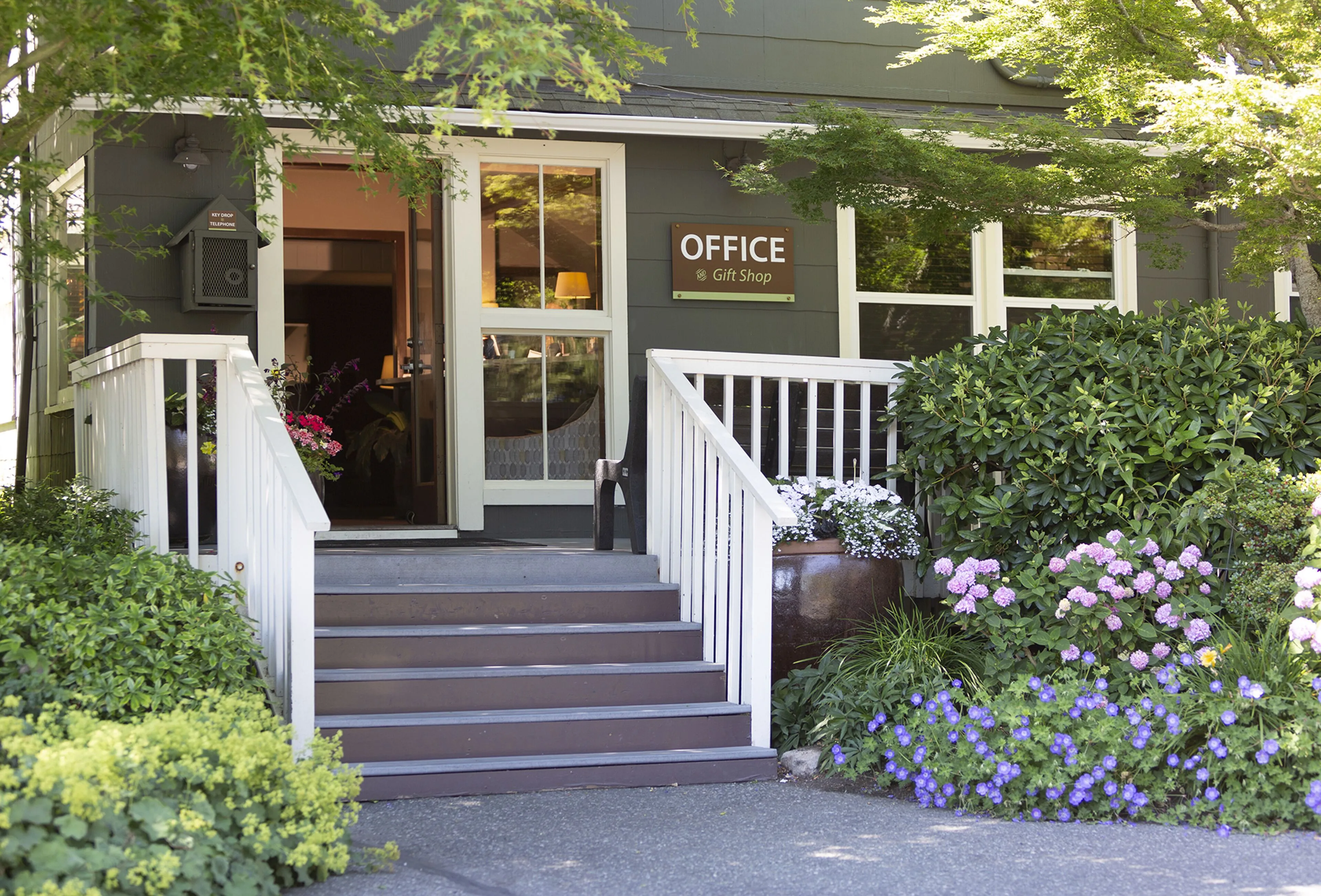 Earthbox Inn & Spa — photo 2